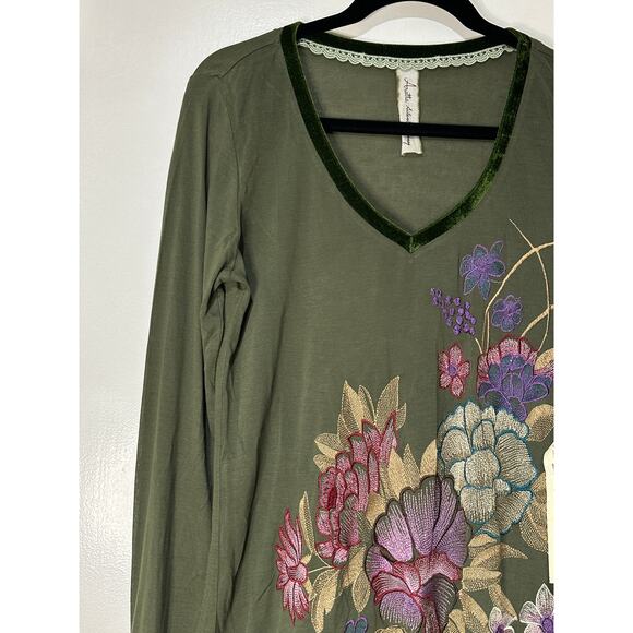 Aratta Green Floral Long Sleeve Top Size Sm/Med NWOT Embroidery Velvet Accents - Picture 3 of 12